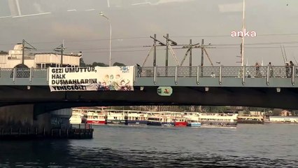 SOL Parti’den Gezi’nin 10. yılında Galata Köprüsü’ne pankart:  “Gezi umuttur, halk düşmanlarını yeneceğiz!”