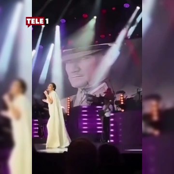 Seni Yazdım şarkısını Atatürk'e söyledi! Funda Arar'dan tüyleri diken diken eden performans