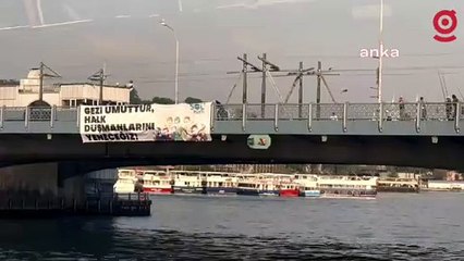 SOL Parti’den Gezi’nin 10. yılında Galata Köprüsü’ne pankart: Gezi umuttur, halk düşmanlarını yeneceğiz!