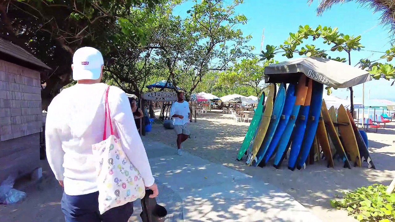 Walk In Double Six To Padma Beach Seminyak Bali In The Morning