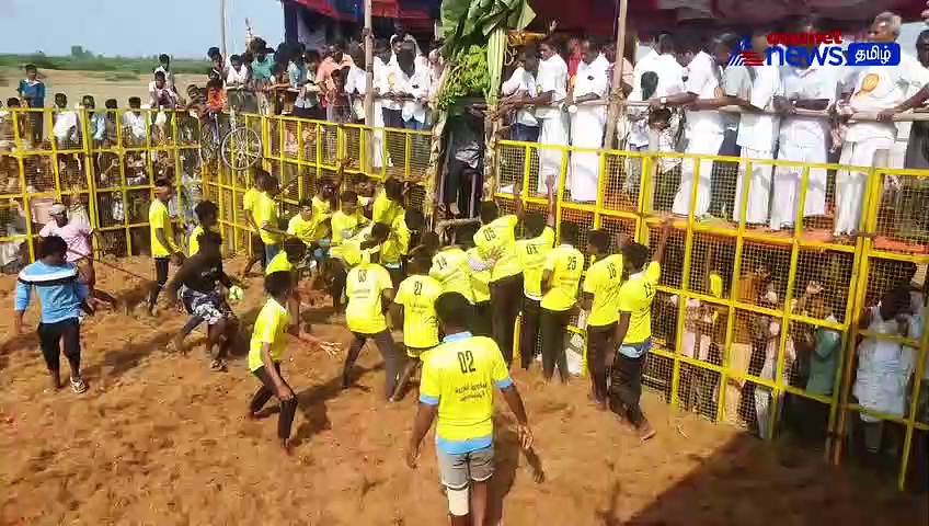 Watch : புதுக்கோட்டை நெருஞ்சிப்பட்டி கோவில் திருவிழா! ஜல்லிக்கட்டில் சீறிப்பாய்ந்த காளைகள்!