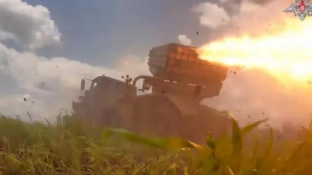 Rusya, roketatar sistemleriyle Ukrayna mevzilerini vurdu