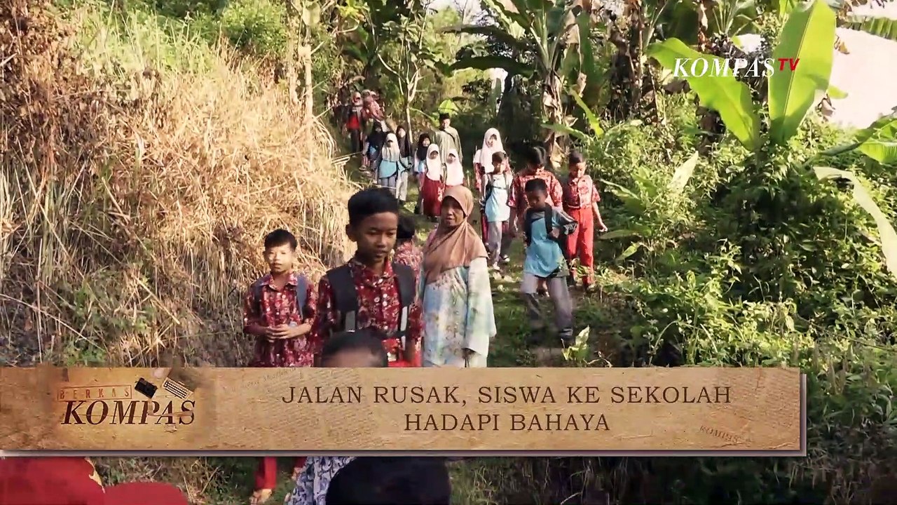 [UNCUT] Jalan Rusak Berhasil Rampas Hak Warga | BERKAS KOMPAS