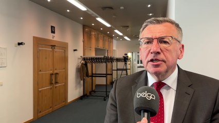 Steven Vanackere: 'Nous encourageons les banques à relever leurs taux d'intérêt'