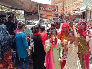 Video: स्वर्णनगरी बनी धर्मनगरी, श्रद्धालुओं ने किए दान-पुण्य, मंदिरों में उमड़े दर्शनार्थी