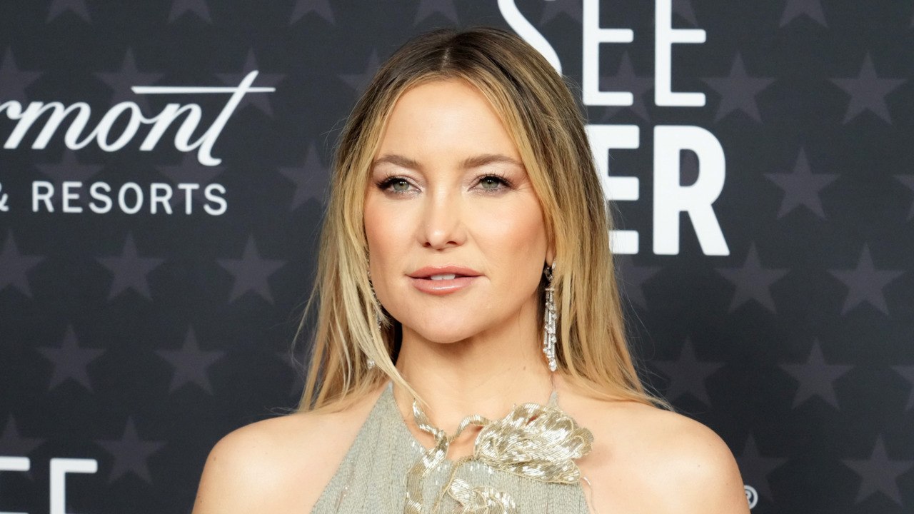 Kate Hudson Shared Her Summer Book Pick Wearing Nothing But Tiny Bikini Bottoms