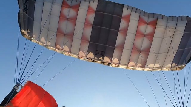 DAREDEVIL skydives after jumping from HOT AIR BALLOON BASKET!