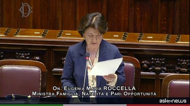 Roccella: impegno Governo per reato di maternit? surrogata all'estero
