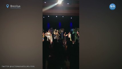 İkinci olan güzelin partneri tacı yere fırlattı