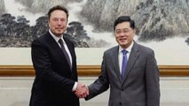 Elon Musk in Cina, incontra ministri e poi vola da Tesla a Shanghai