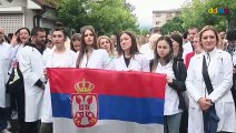 Siguen las protestas de los serbios del norte de Kosovo contra alcaldes a los que rechazan