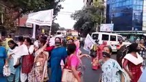 पहलवानों से मारपीट के विरोध में कोलकाता में कुश्ती