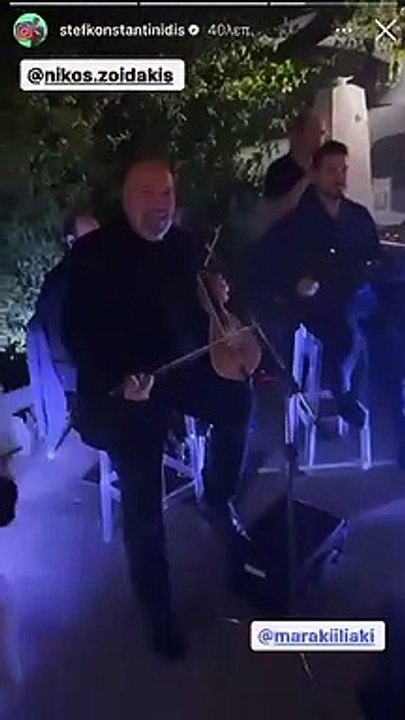 Ο ξέφρενος χορός Ηλιάκη - Μανουσάκη στο γλέντι...