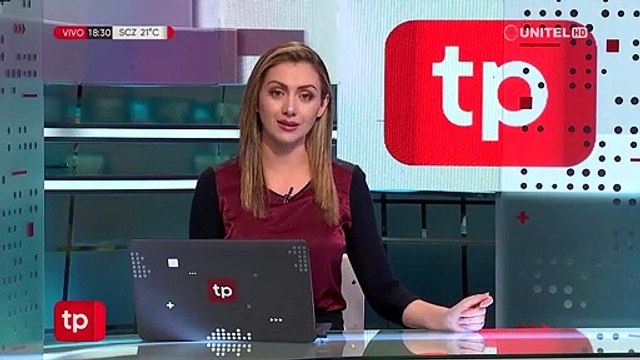 Camiones hacen fila para descargar combustible en la refinería de Palmasola