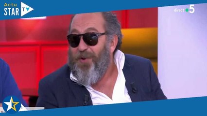 Patrick Timsit méconnaissable dans C à vous : les téléspectateurs médusés