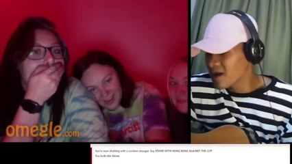 Singing to strangers on omegle | (She really did that)
