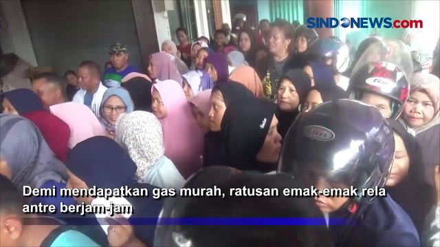 Ratusan Emak-Emak Serbu Operasi Pasar Gas Elpiji 3 Kilogram di Barito Utara