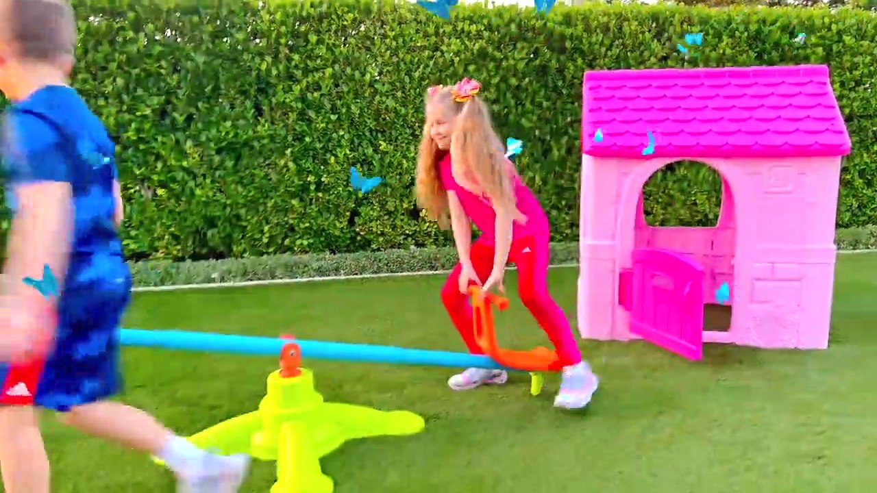 Diana and Roma show how to help each other at school