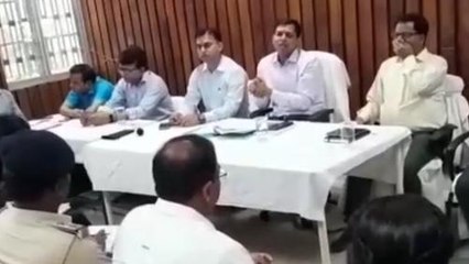 बक्सर : डीएम ने की नगर पालिका चुनाव संबंधित तैयारियों की समीक्षा, दिए कई निर्देश