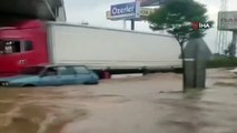 Yağış nedeniyle Afyonkarahisar-İzmir karayolu ulaşıma kapandı