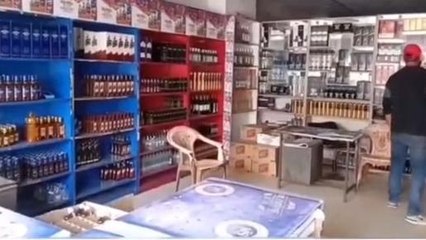 रीवा: MRP से अधिक रेट पर शराब बेचना दुकानदार को पड़ा महंगा,5 दुकानों पर हुई कार्रवाई