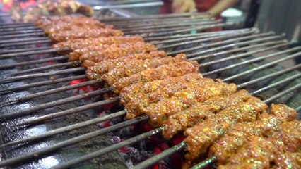 Famous Behari Kabab In Orangi Town Karachi | Mukhtarya Behari Kabab House