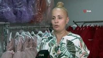 Des femmes entrepreneurs produisant des robes de soirée pour enfants envoient leurs produits dans toute la Turquie