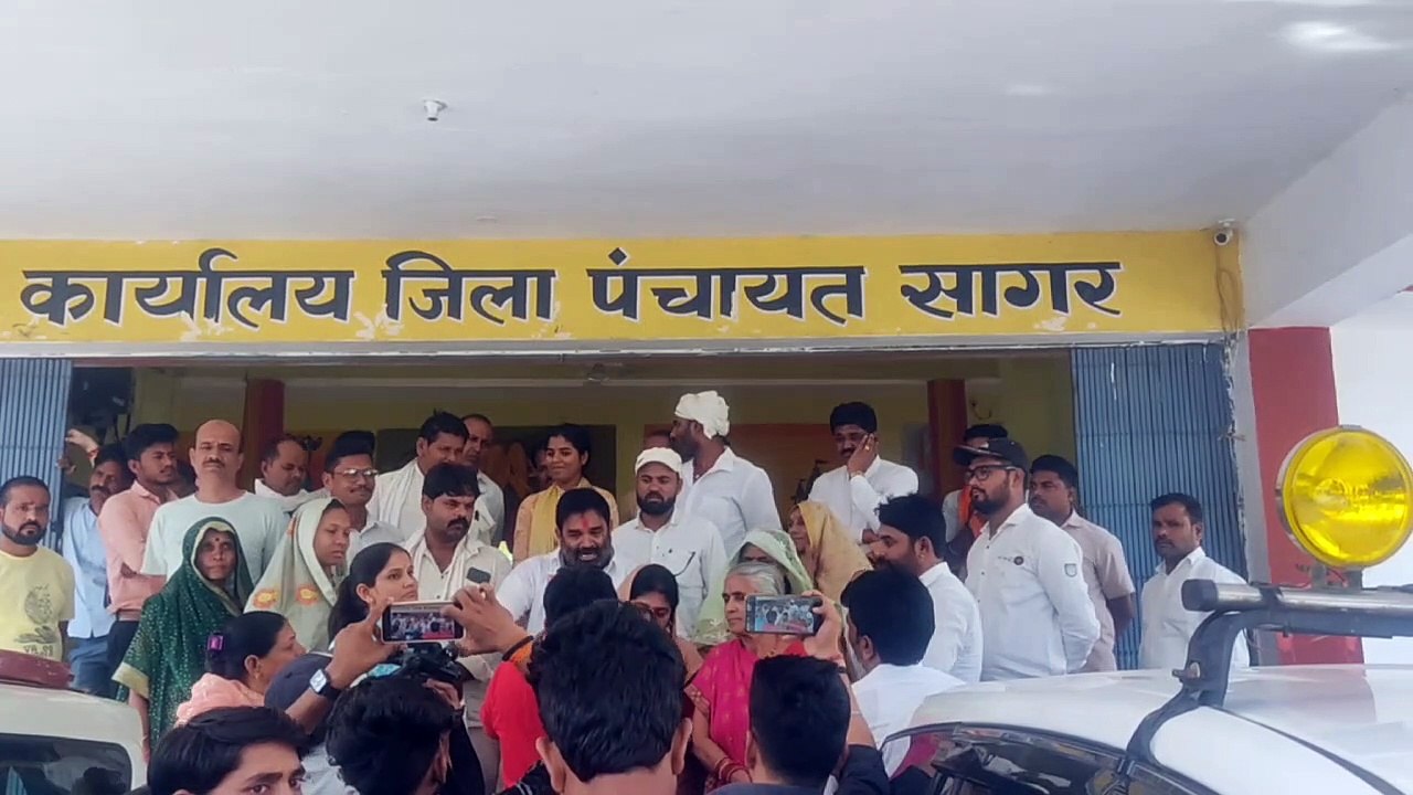 जिपं. सदस्यों ने किया साधारण सभा का बहिष्कार