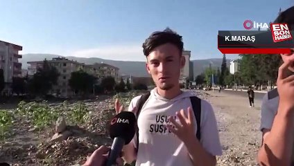 Kahramanmaraş'ta çöken kuruyemiş dükkanının enkazından ayçiçekleri boy verdi