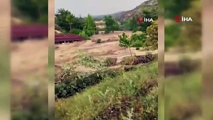 SEL FELAKETİ! AZGIN SULAR RESTORANI YUTTU!