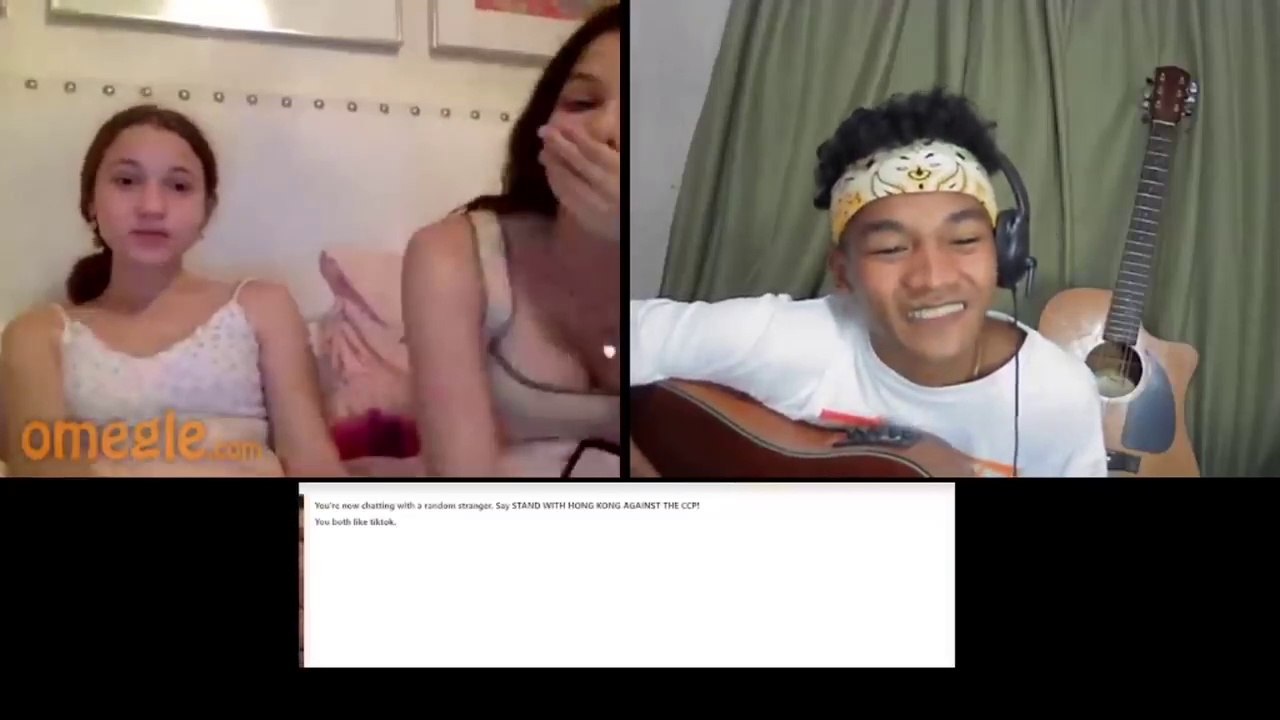 Singing to strangers on omegle | (I was sick in this video)