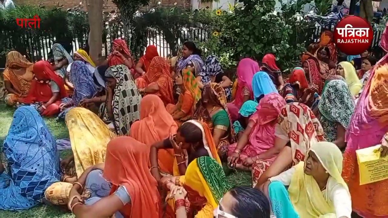 VIDEO : पार्षद व सफाई जमादार के विवाद ने पकड़ा तुल, कर्मचारियों ने परिषद के गेट पर लगाया ताला