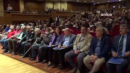 Le maire de la municipalité métropolitaine d'Izmir, Tunç Soyer, travaille à résoudre les problèmes de zonage des victimes de la terre de Balçova.