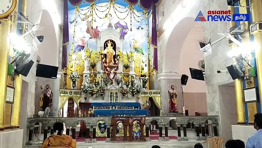 தூத்துக்குடி பனிமயமாதா பேராலயத்தில் பாஜக தலைவர் அண்ணாமலை மெழுகுவர்த்தி ஏற்றி பிரார்த்தனை