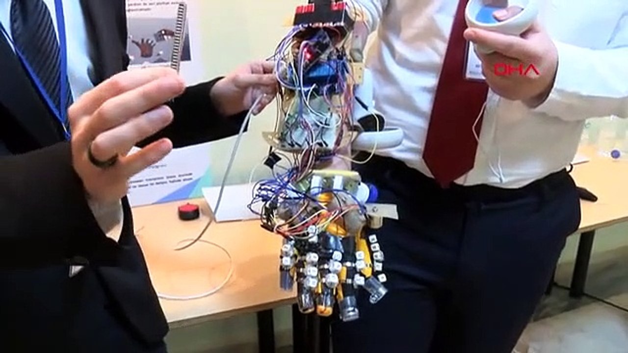 Des étudiants universitaires d'Ankara ont développé des gants de réalité virtuelle