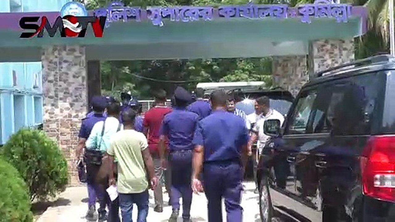 ফেসবুকে বিভিন্ন নামে ভুয়া পেজ খুলে প্রতারণার তিন যুবককে গ্রেফতার