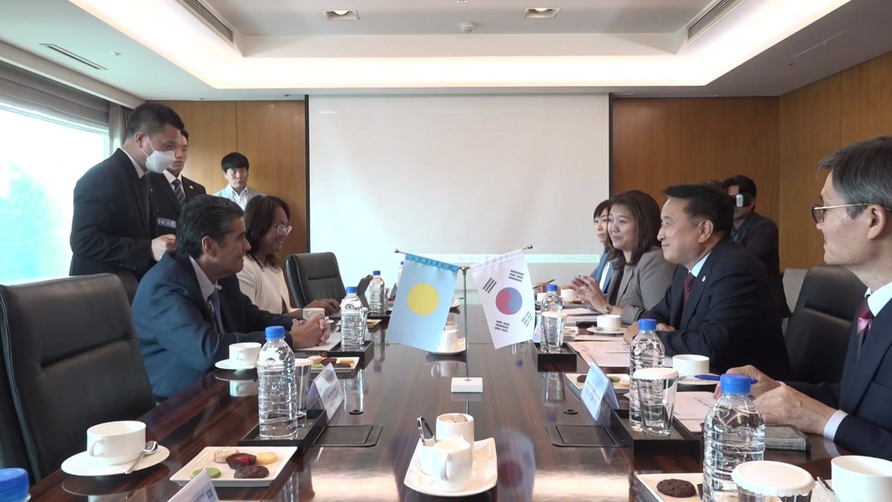 [충북] 김영환 충북지사, 팔라우 대통령과 교류협력 회담 / YTN