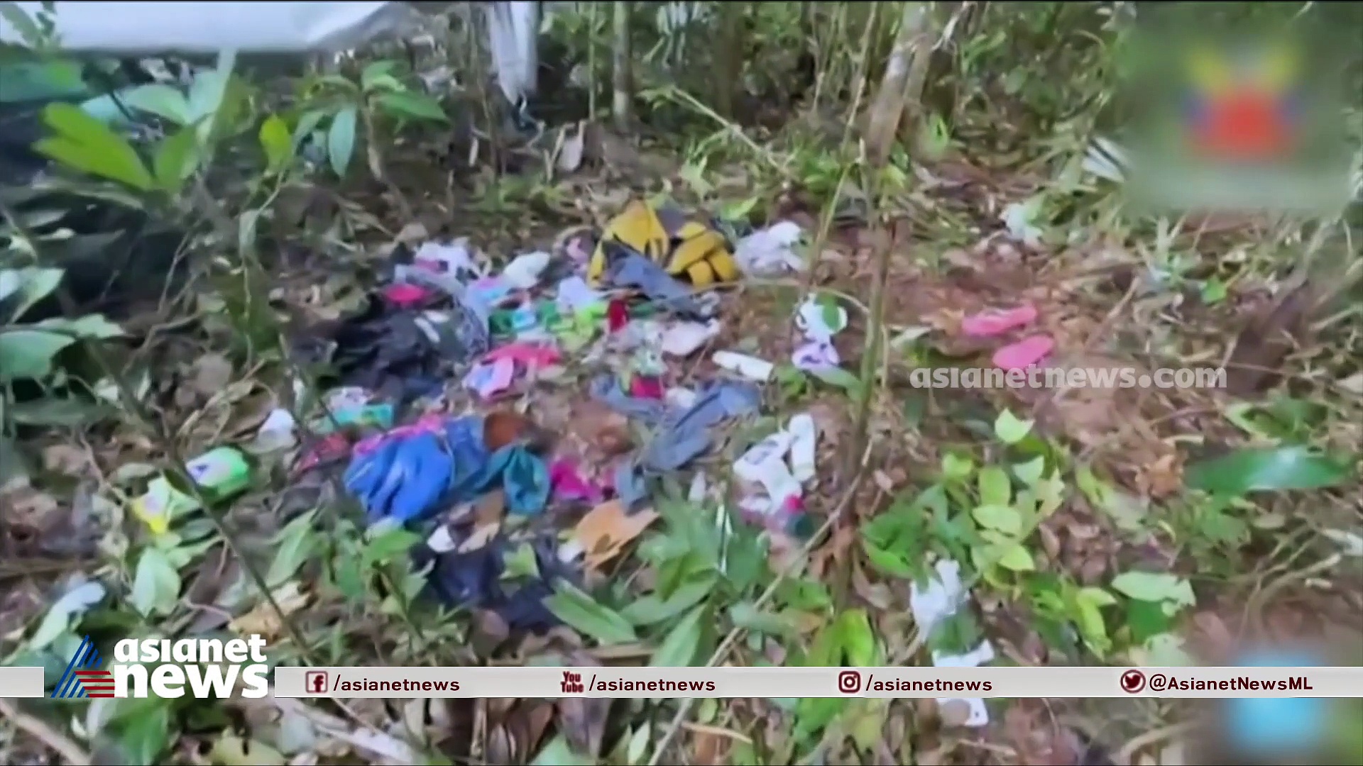 ചെളിപുരണ്ട ഒരു വെള്ളക്കുപ്പി, പാതിതിന്ന് ഉപേക്ഷിച്ച പഴങ്ങൾ...ആ കുഞ്ഞുങ്ങൾ ജീവനോടെയുണ്ട് 