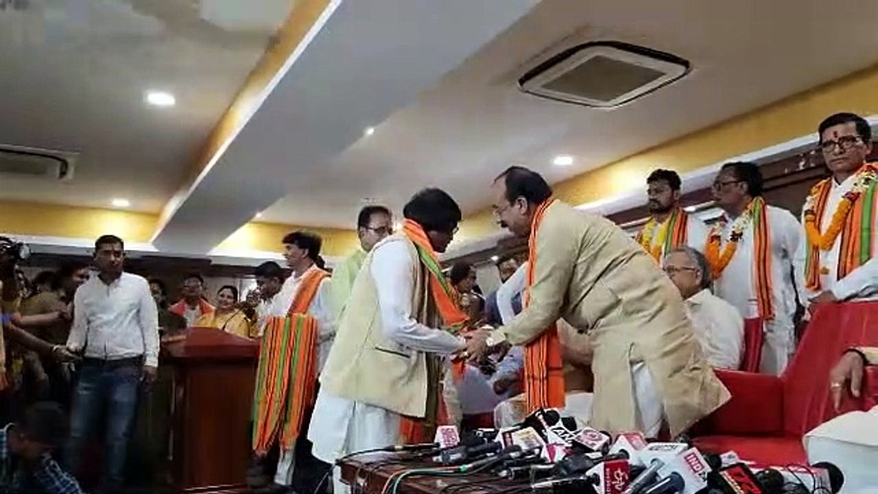 दो पद्मश्री,पूर्व आईएएस, 13 राज्य अलंकरण से पुर...
