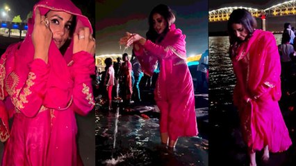 Hina Khan Varanasi Ganga Ghat Video Viral, Face Cover करने पर Troll | Boldsky