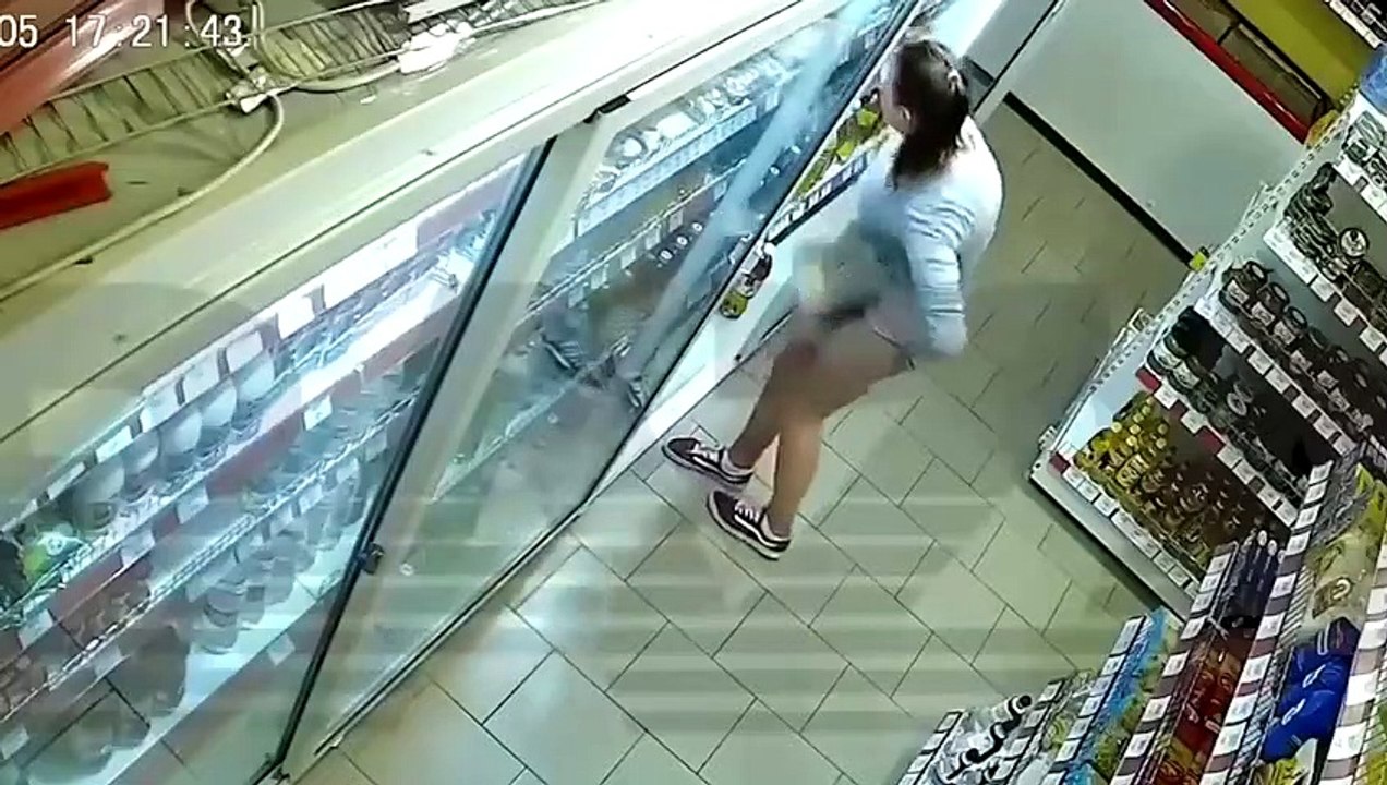 Die Verrücktesten Und Lustigsten Aufnahmen Von Überwachungskameras! (2)