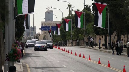 وصول المللك عبد الله والملكة رانيا للمشاركة في عقد قران إبنهما الأمير حسين