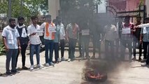 दिल्ली में नाबालिग की चाकू से गोदकर हत्या के मामले में आरोपी को फांसी की मांग को लेकर किया विरोध प्रदर्शन