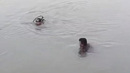 হুগলি: বাবা- মায়ের সাথে গঙ্গায় নেমেছিল যুবক! ভেসে উঠলো মৃতদেহ-- হাড়হিম