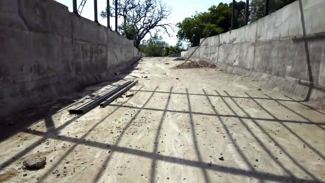 धीमी गति से चल रहा रेलवे अंडरपास का काम, बारिश के पहले सुविधा मिलना मुश्किल