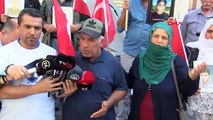 Réunissant leurs fils rescapés du PKK, la famille a rendu visite aux familles qui montaient la garde devant le bâtiment du HDP.