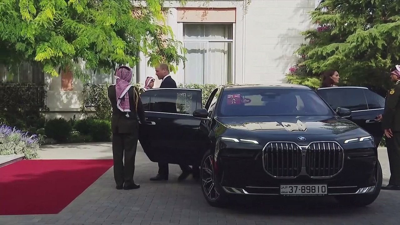 أمير ويلز وليام وولية عهد السويد في مراسم عقد قران ولي عهد الأردن