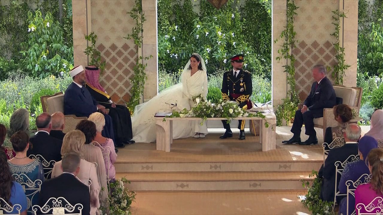 عقد قران ولي عهد الأردن الأمير حسين والسعودية رجوة آل سيف