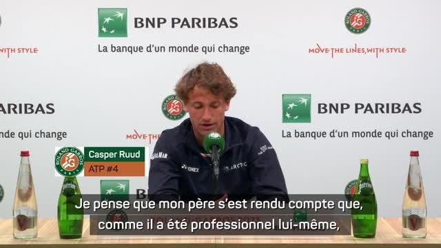 Roland-Garros - Ruud rend hommage à son père : Quand mes copains sortaient jusqu'à 4 heures du matin, je restais à la maison regarder un film