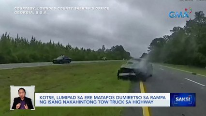 Kotse, lumipad sa ere matapos dumiretso sa rampa ng isang nakahintong tow truck sa highway | Saksi